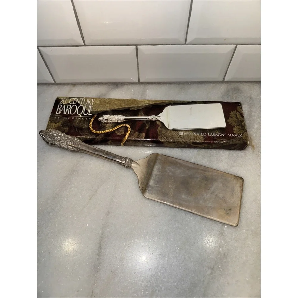 20th Century Baroque By Godinger‎  Silver Plated Lasagne Server 11.5 Inches 3...